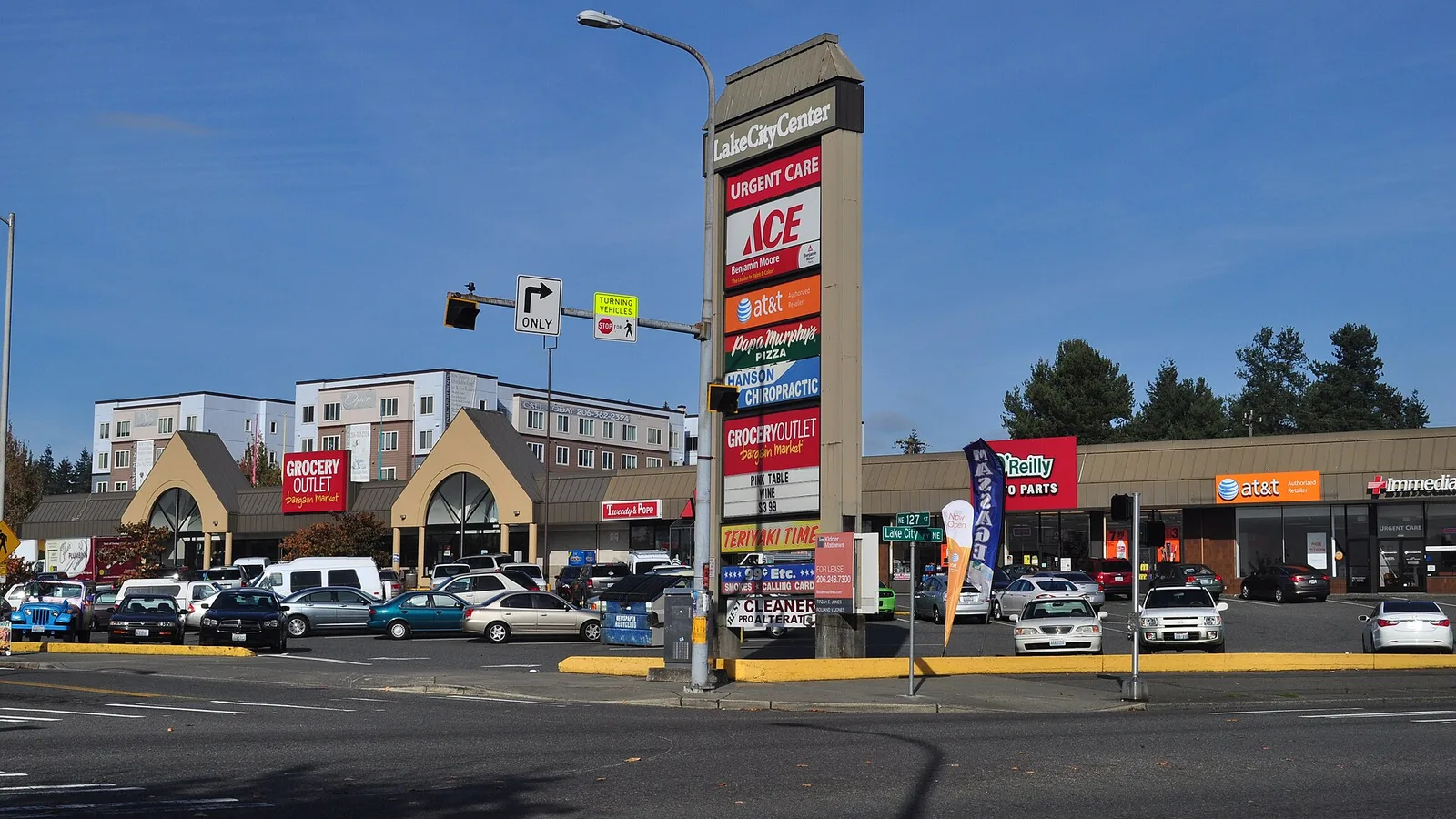 Seattle   Lake City Center (strip mall) 01