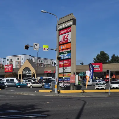 Seattle Lake City Center (strip mall) 01