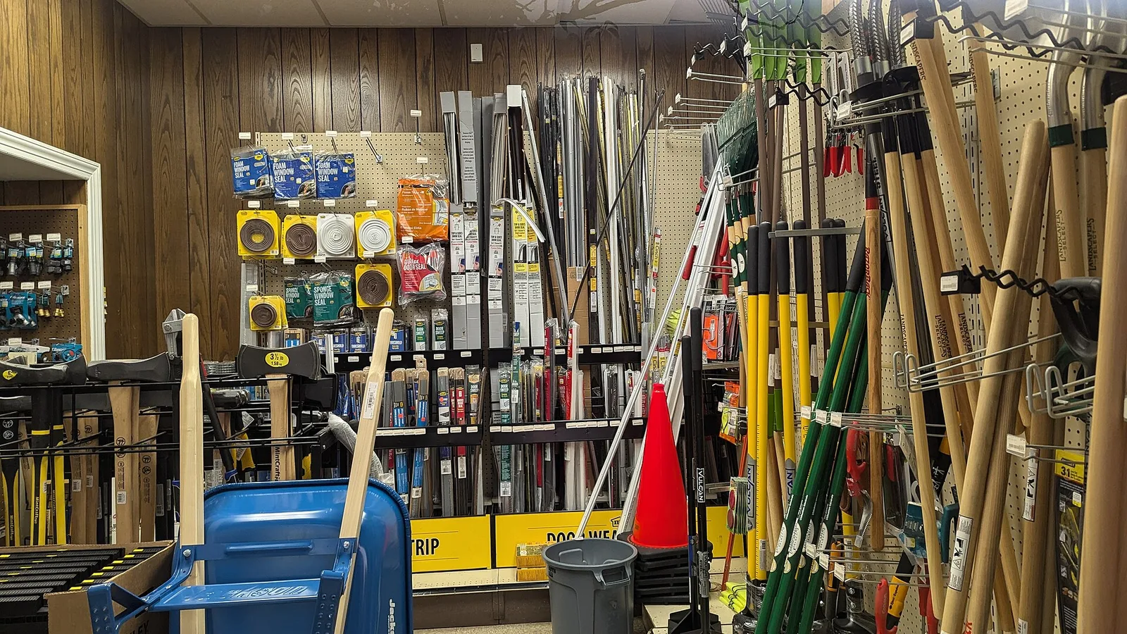 Hardware store Arlington, MA 01